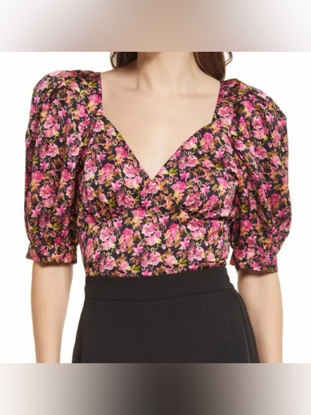 Vero Moda Pink and Black Floral Puff-Sleeve V-Neck Crop Top